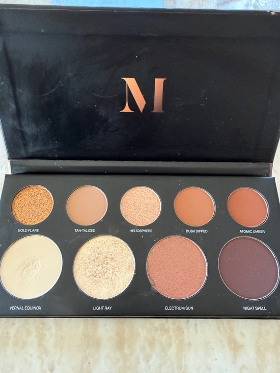 Morphe Neutral Eyeshadow Palette - Gold, Brown & Cream Shades - Picture 2 of 4